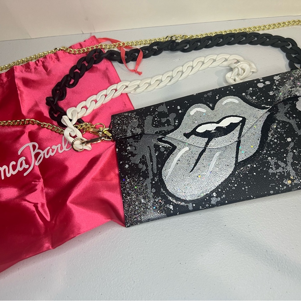 Graphic Clutch